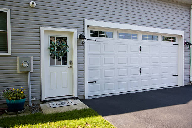 24/7 Emergency Garage Door Panel Replacement experts in Middletown, NY